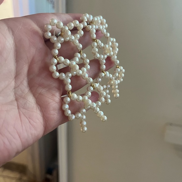 Tuckernuck Triple Pearl Leighton Earrings - Picture 2 of 3